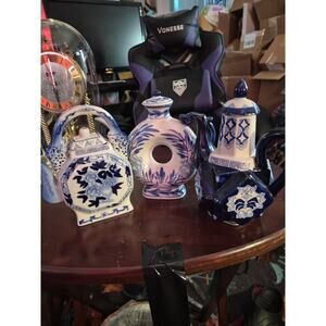 Vint A ge 3 Blue And Whitr Small Teapots With Lids Featuring Hand Painted...